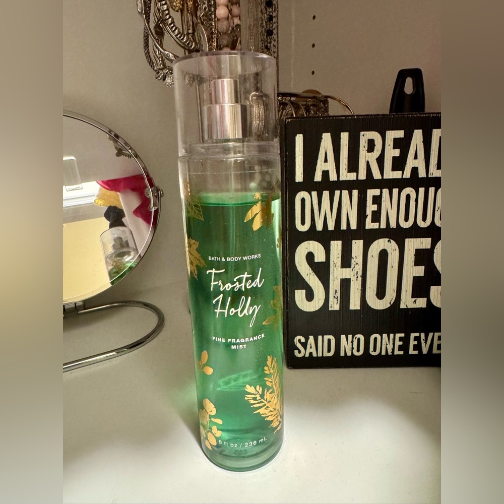 Bath & Body Works Frosted Holly Green Fragrance Mist